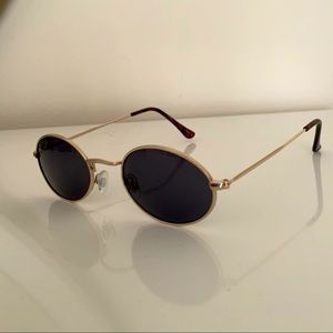 Round shaped sunglasses